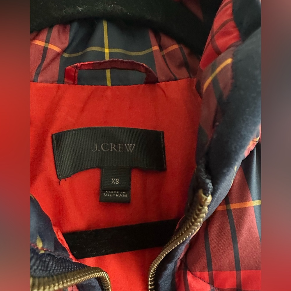 J Crew Women’s Plaid Red & Blue Quilted Down Filled Full Zip Vest Size XS - Picture 2 of 6